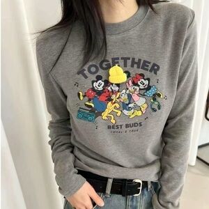 Disney Mickey & Friends “Together Best Buds” Gray Long Sleeve Top Size S